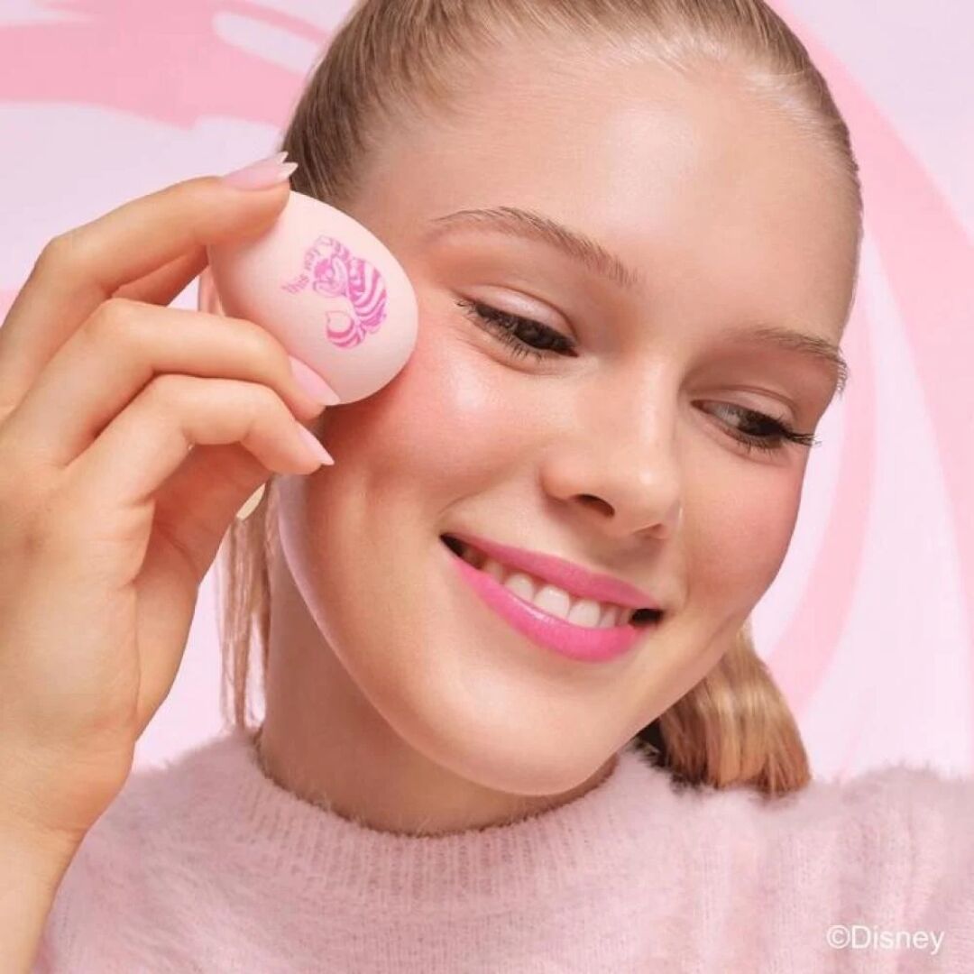 Essence Disney colour changing makeup sponge Cheshire Cat blending sponge foundation applicator